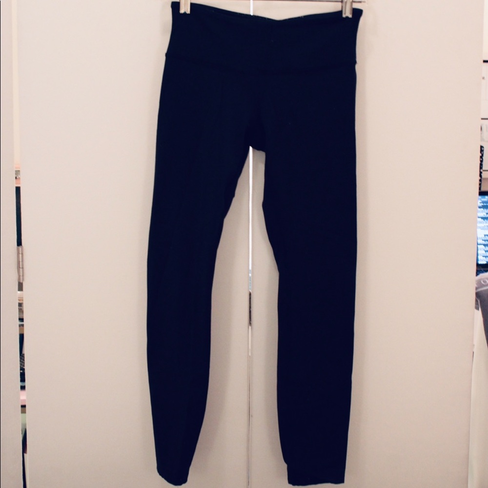 Black lulu lemon leggings